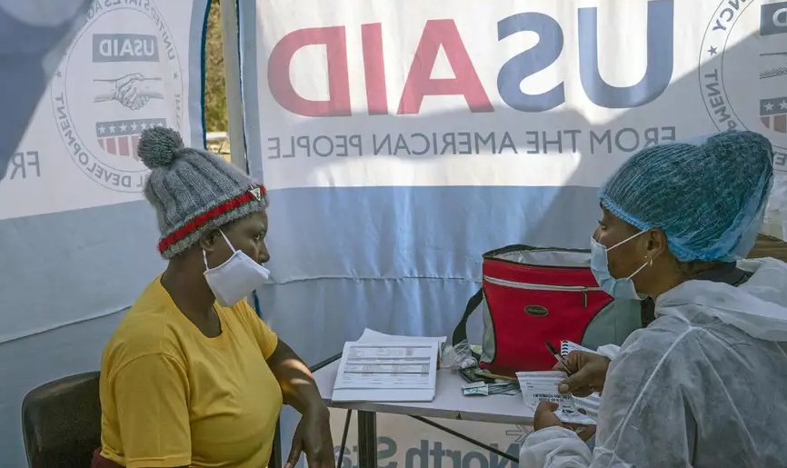 Around 7.8 million people in South Africa are HIV positiveImage: Bram Janssen/AP/picture alliance